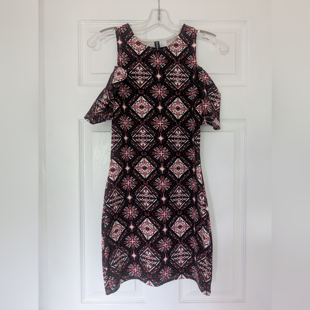LAST CHANCE H&M Cold Shoulder Bodycon Patterned Mini Dress